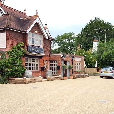 The Windmill Inn Horsham Buitenkant foto