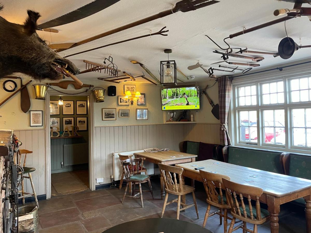 The Windmill Inn Horsham Buitenkant foto